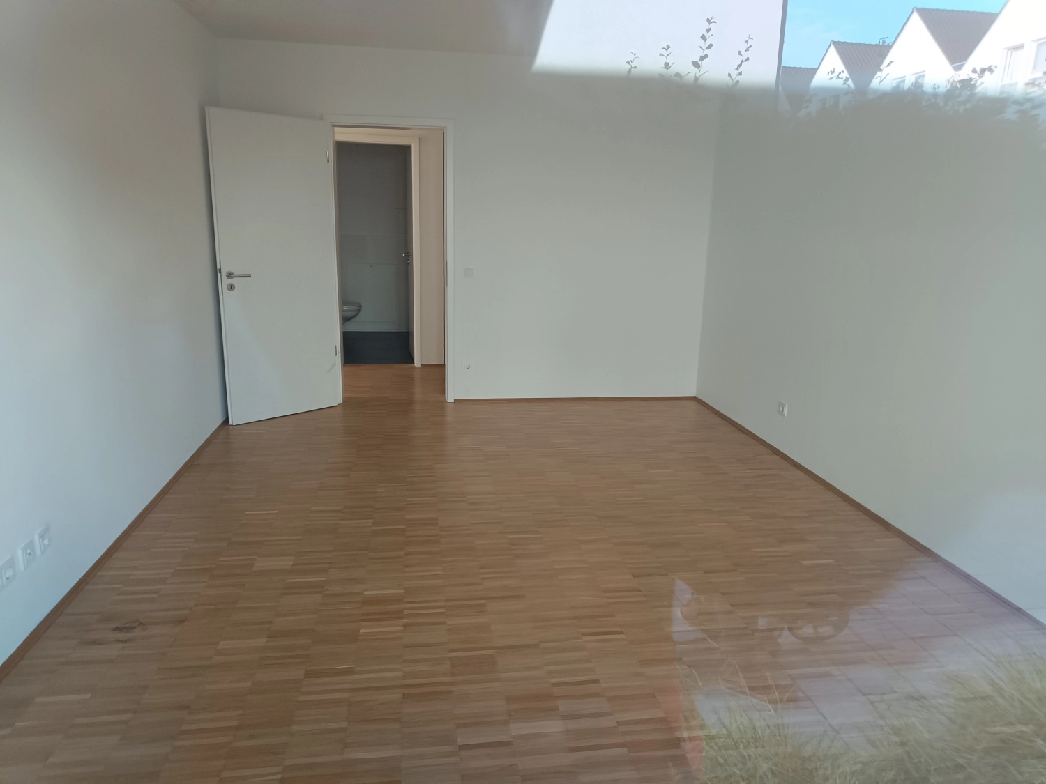 Zoro Gebäudereinigung - polieren gereinigten leeren Raum