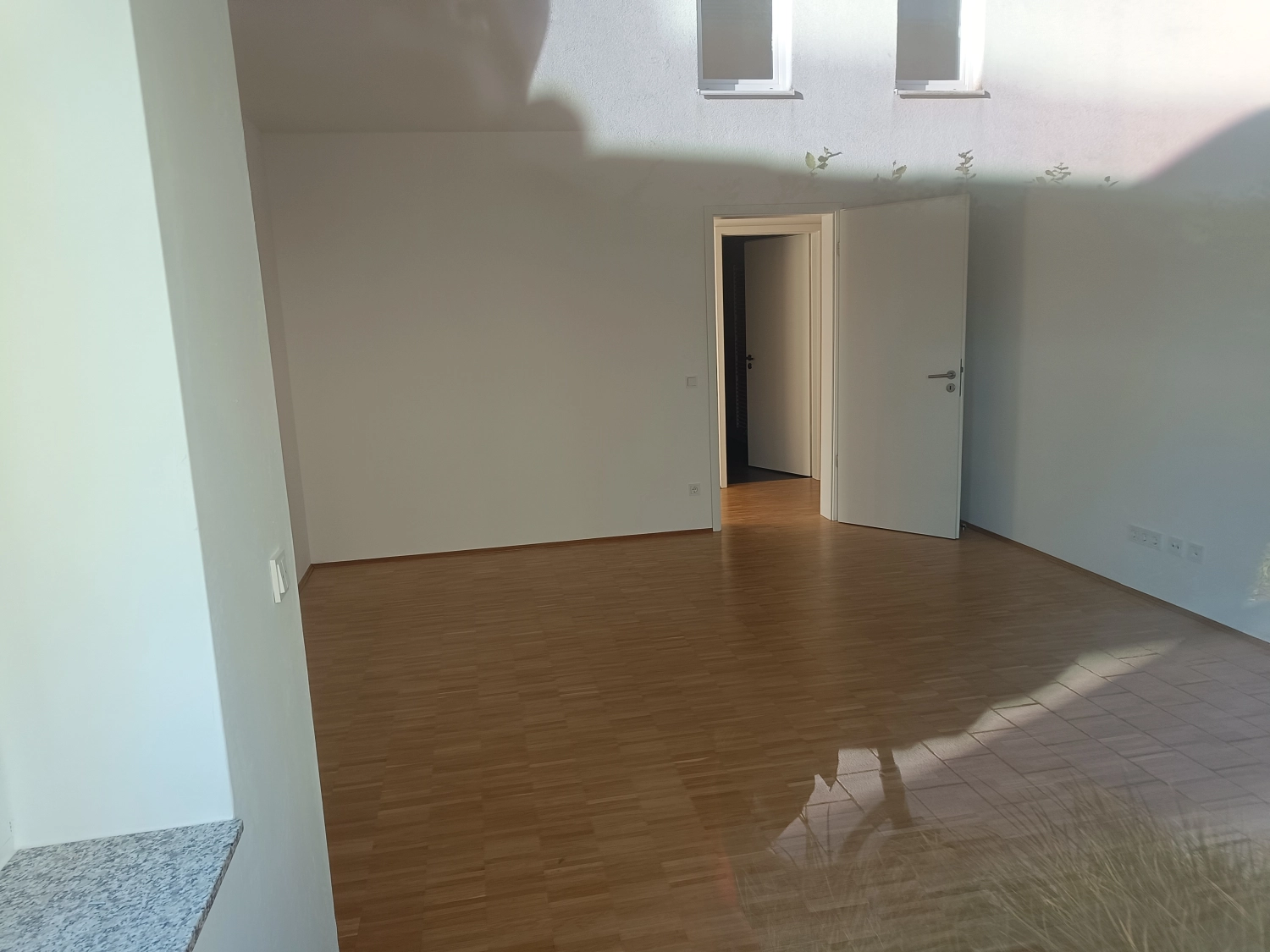 Zoro Gebäudereinigung - polieren gereinigten leeren Raum